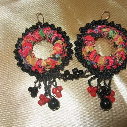 Aritos Colgantes Rojo con Negro – Marianerías by Marian