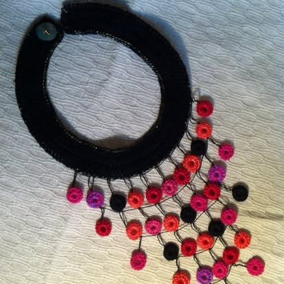 Pectoral microcrochet multicolor